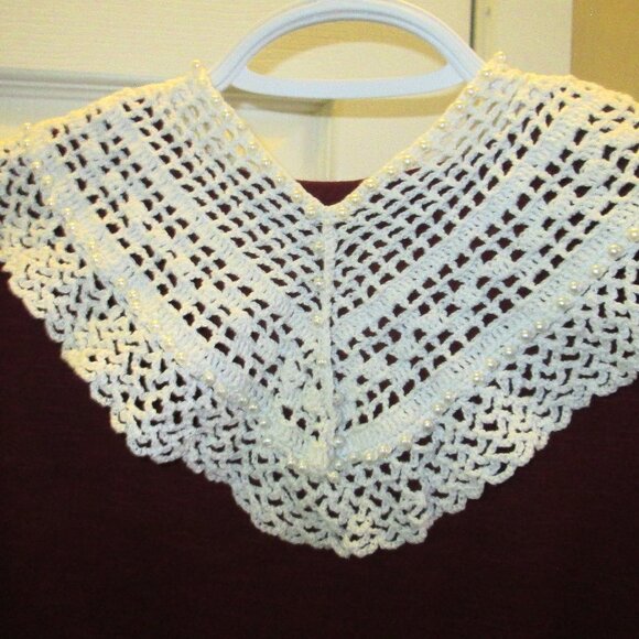 Vtg Victorian style crocheted pearl lined dress collar with pearl button closure - Picture 10 of 13